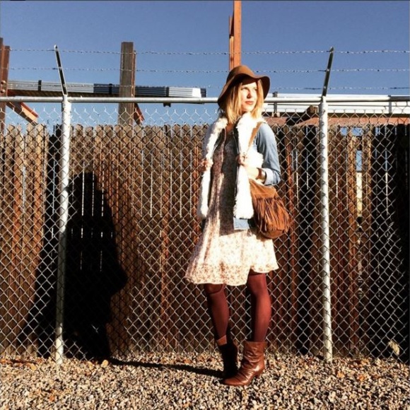 Meet your Posher <<Hilary>> - Picture 8 of 8